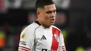 Preocupación en River: Juanfer Quintero sintió una molestia y no salió al segundo tiempo vs. Godoy Cruz
