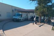 Le abrieron la cabeza de un ladrillazo en una pelea callejera: puntos de sutura