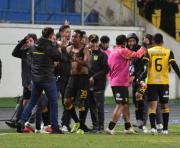 El Tigre anota dos goles en la adición y celebra la punta en Potosí
