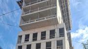Tragedia en un edificio: cuatro obreros murieron al caer un montacarga desde el noveno piso