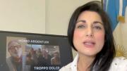 Juliana Santillán se sumó a la promoción de “Homo Argentum” pero no pudo evitar caer en errores de escritura