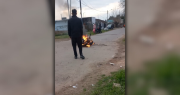Video: el ritual “tumbero” con el que despidieron al ladrón de Los Hornos abatido por un policía