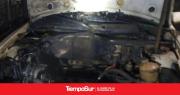 Bomberos sofocaron incendio sobre un vehículo