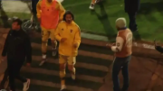 El picante gesto de Edinson Cavani a los hinchas de Independiente Rivadavia