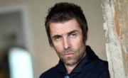 Extraña prohibición a Liam Gallagher: no puede tirar panderetas al público