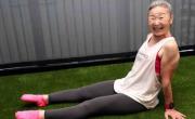 Tiene 94 años y empezó a entrenar a los 65: estos son los 4 métodos para envejecer con energía