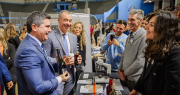 El gobernador Orrego recorrió la oferta educativa de los institutos superiores de formación docente