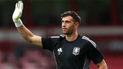 El detalle por el que aseguran que se acelera la llegada del Dibu Martínez al Manchester United