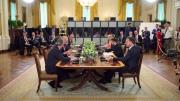 Tras la reunión de Donald Trump con Volodimir Zelenski, Macron acusó a Putin de depredador