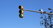 La Municipalidad de La Plata instaló un nuevo semáforo en un cruce clave de la ciudad
