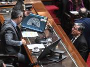 El Gobierno trata de frenar una ofensiva en el Congreso, donde la oposición busca voltear los vetos de Milei