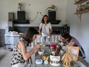Ni hombres, ni estrés, ni presiones sociales: las comunidades 100% femeninas florecen en China