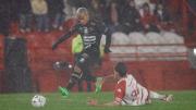 Escándalo en la eliminación de Huracán ante Once Caldas