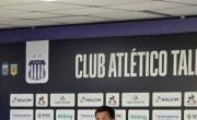 Tévez quiere un 9 pero no duda de la permanencia