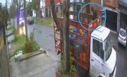 Insólito: robaba una garrafa en La Plata, fue sorprendido por un patrullero y huyó como si nada