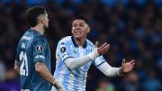 La polémica noche de Marcos Rojo en Racing: le anularon un gol y terminó expulsado desde el banco