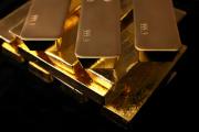 El oro supera al Bitcoin y al S&P 500; proyectan precios récord hacia 2026
