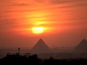 ¿Cómo alquilar un un departamento en Egipto con vista a las pirámides al abrir la ventana?