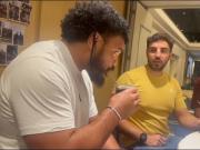 Un argentino entre los All Blacks: acompaña al plantel de Nueva Zelanda, no festejó el triunfo ante Los Pumas y les inculcó la cultura del mate