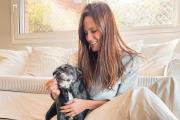 Paula Chaves festejó los 15 de su perro Moro y contó la anécdota más bizarra de su vida: Lo tuve que masturbar
