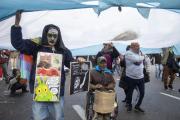 Jubilados y familiares de personas con discapacidad marcharon al Congreso contra los vetos de Javier Milei