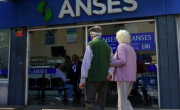 Aumento y bono a jubilados de ANSES en septiembre 2025: cuánto cobran