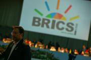 Luis Arce afirma que a Bolivia le conviene mantenerse en los BRICS y no en el “bloque decadente”