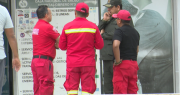 Jefe de bomberos queda al borde de las lágrimas al hablar de sus camaradas en terapia intensiva