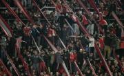 Ciclón albirrojo: mucho viento y aliento para empujar al equipo