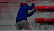 Graves incidentes en el duelo Independiente vs. U. de Chile: un hincha cayó al vacío