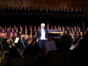 Llega el Coro del Tabernáculo de la Manzana del Templo, 400 personas en escena para alabar a Dios
