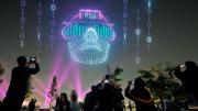 Mirando al cielo: cordobeses crean empresa de enjambre de drones para shows y eventos