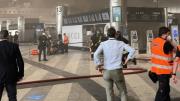 Furioso ataque de un hombre en un aeropuerto: rompió monitores y provocó un incendio