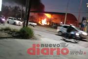Incendio de riesgo: llamas detrás de una distribuidora de gas en Avenida Aguirre y Solís