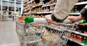 Un nuevo programa de ANSES permite comprar con descuentos en supermercados y otros comercios: cómo aprovecharlo
