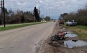 Una camioneta chocó a un motociclista y terminó herido en la zona oeste de La Plata 