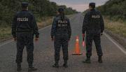 Los tres policías de Pichanal exonerados y detenidos: sospechados de un robo millonario