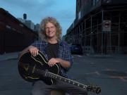 Pat Metheny: el sonido de una guitarra acústica con cuerdas argentinas lo impulsó a grabar y salir de gira a los 71 años