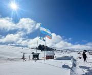 ¡Bendita nevada! Así de hermosa está Villa Pehuenia Moquehue, y el Cerro Batea Mahuida invita a esquiar