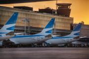 Comenzó el paro de controladores de tránsito aéreo y miles de pasajeros se vieron afectados