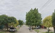 Lo amenazaron con un arma y saltó de su auto en movimiento