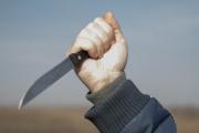 No aceptó reclamos y atacó con un cuchillo a un joven, causándole heridas en cabeza y en dedos