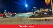 Bomberos rescataron a una persona atrapada en un vehículo tras un choque