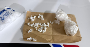 Detuvieron a una mujer en el barrio Echeverría con casi 200 dosis de cocaína
