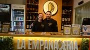 Se quedó sin trabajo embarazada, decidió emprender para llegar a fin de mes y hoy la rompe con sus empanadas