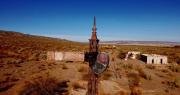 Lugares abandonados: los restos de una estación en medio del encanto ullunero