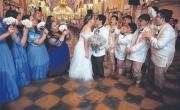 Amor sin barreras: se casaron pese a que la iglesia estaba inundada