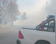 Corte sobre Ruta 151 por un incendio de pastizales: el humo impide el tránsito entre Cinco Saltos y Centenario