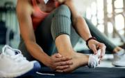 Ni hielo, ni antiinflamatorios: Cómo actuar correctamente tras una mala pisada