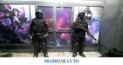 Detuvieron a cinco sujetos que utilizaban un ciber de pantalla para vender droga en San Juan